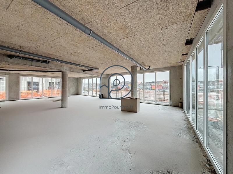 Local commercial - 384 m²