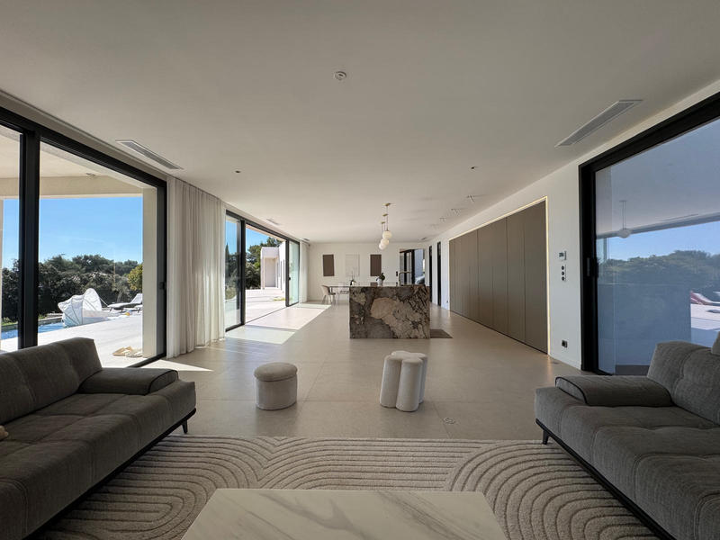 Maison - 207 m² - 5 pièces