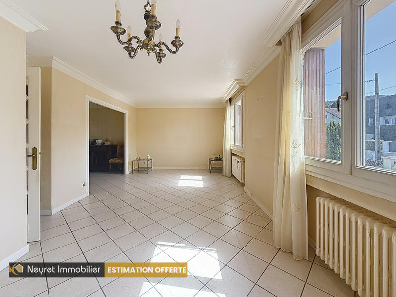 Maison - 140 m² - 6 pièces