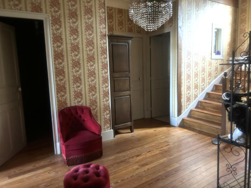 Maison - 227 m² - 7 pièces