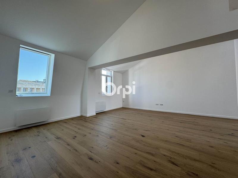 Loft - 119 m² - 3 pièces