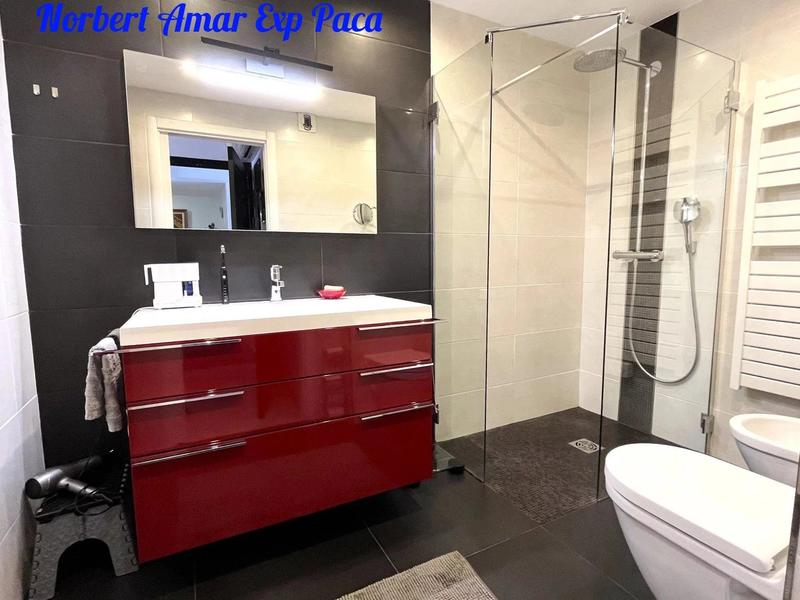 Appartement - 100 m² - 5 pièces