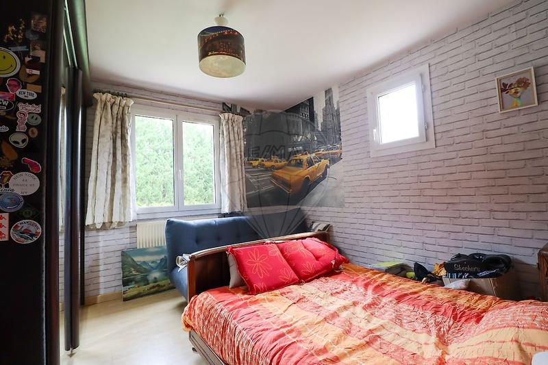 Maison - 200 m² - 7 pièces