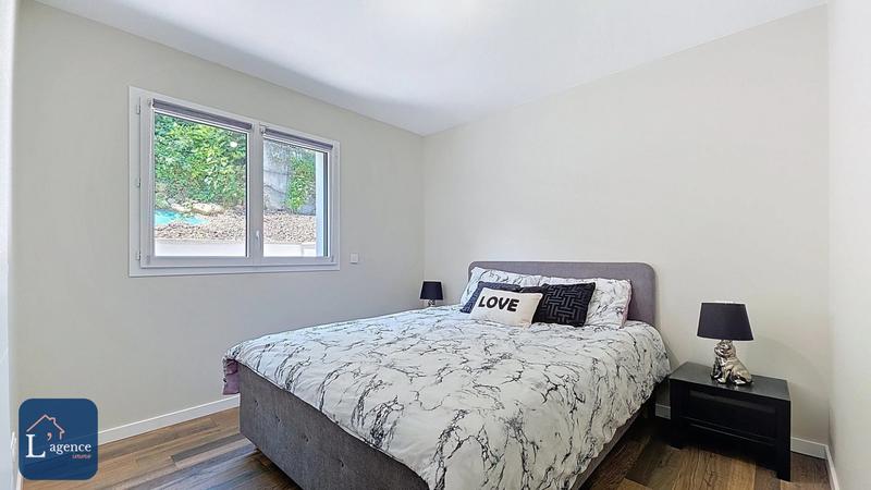 Maison - 304 m² - 8 pièces