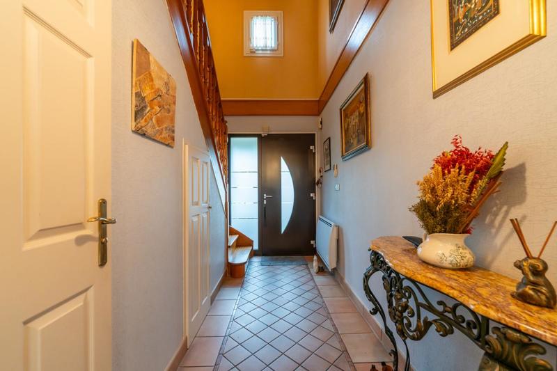 Maison - 200 m² - 9 pièces