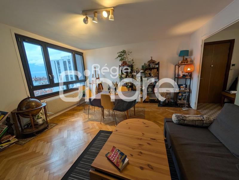 Appartement - 81 m² - 3 pièces