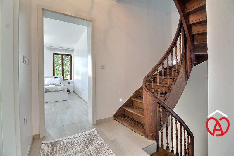 Maison - 143 m² - 7 pièces