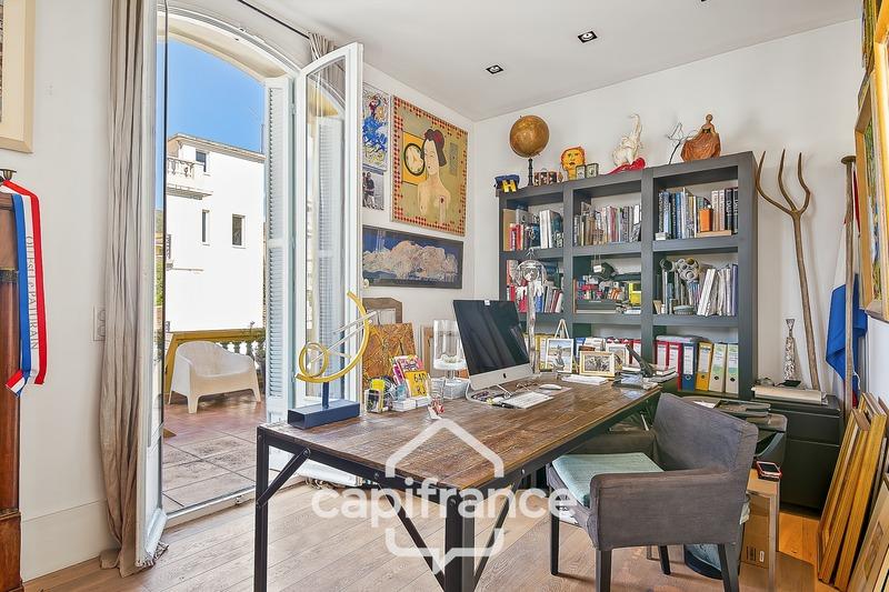 Maison - 323 m² - 10 pièces