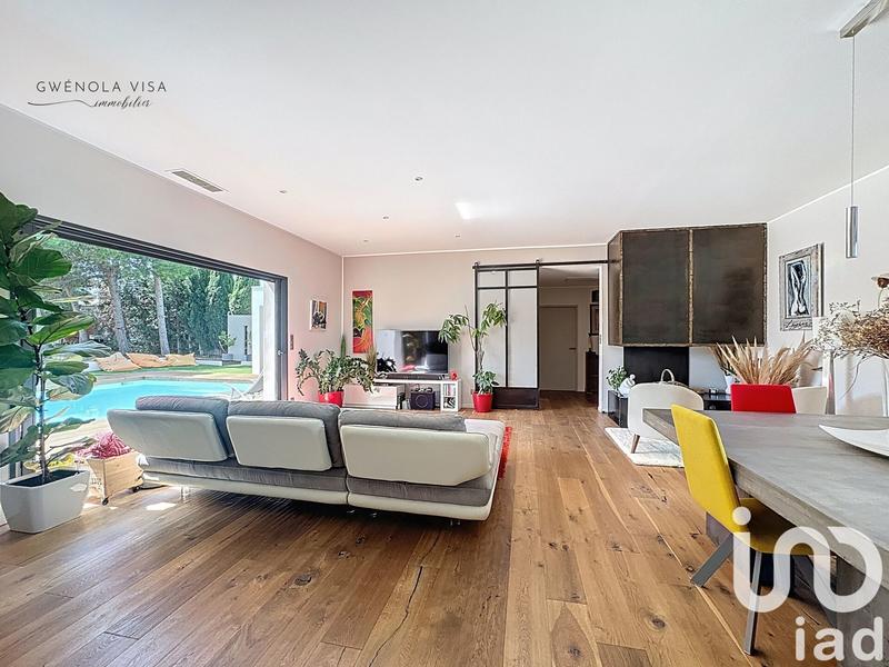 Maison - 260 m² - 6 pièces