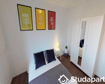 Chambre - 70 m² - 1 pièce