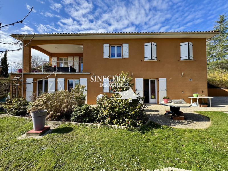 Maison - 200 m² - 10 pièces