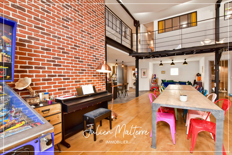 Loft - 264 m² - 11 pièces