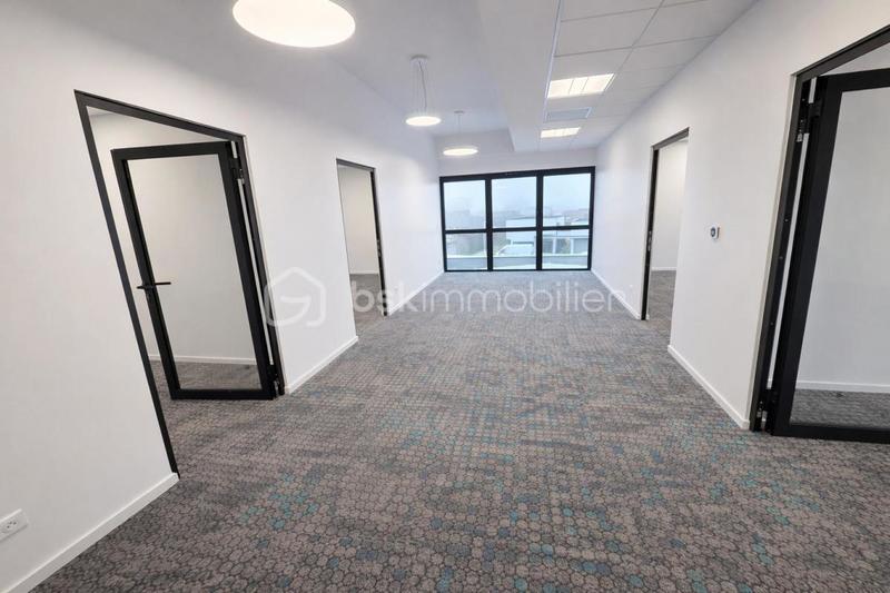 Local d'activité / Entrepôt - 13 822 m² - 15 pièces