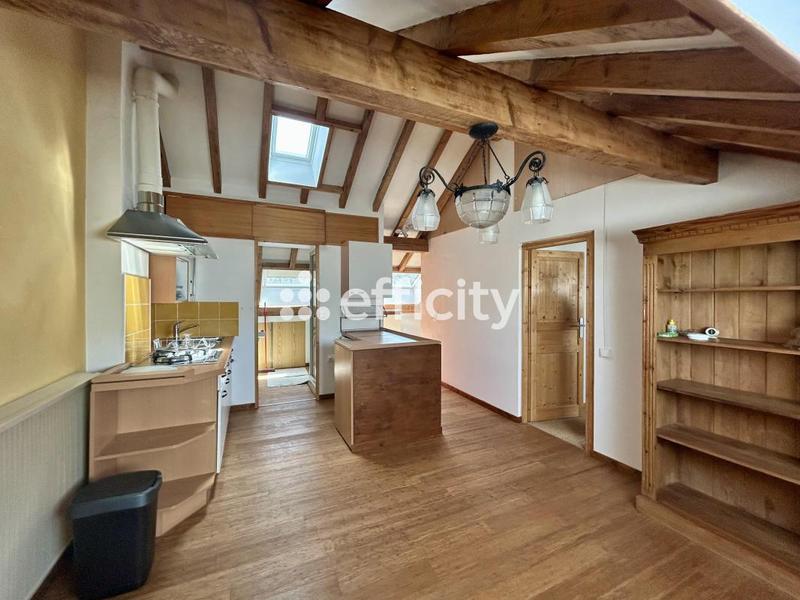 Maison - 198 m² - 8 pièces