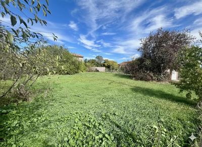 Terrain constructible - 763 m²