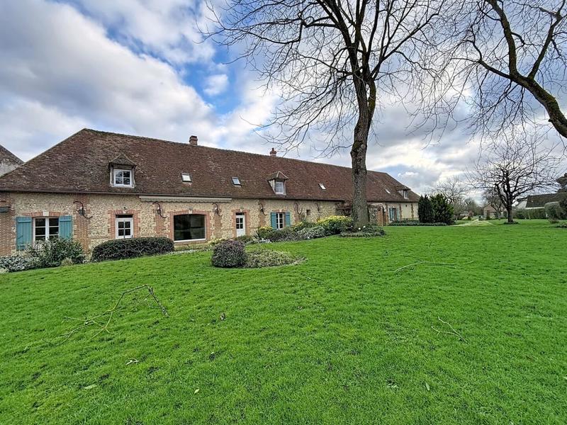 Maison - 232 m² - 9 pièces