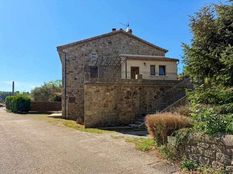 Maison - 240 m² - 10 pièces