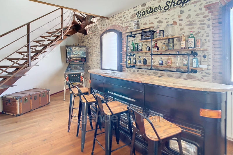 Villa - 260 m² - 6 pièces