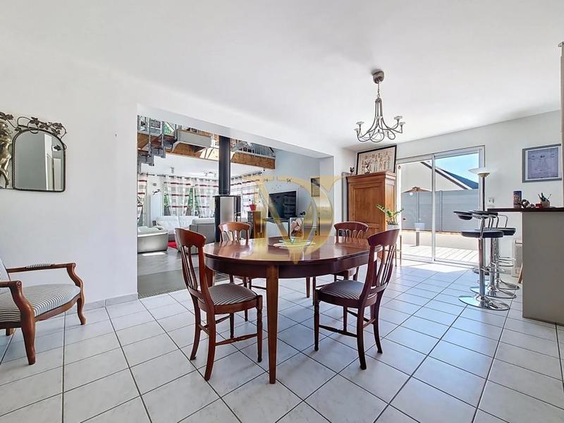 Propriété - 227 m² - 10 pièces