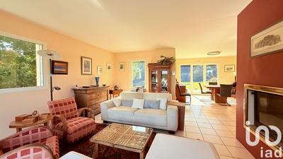 Maison - 215 m² - 7 pièces