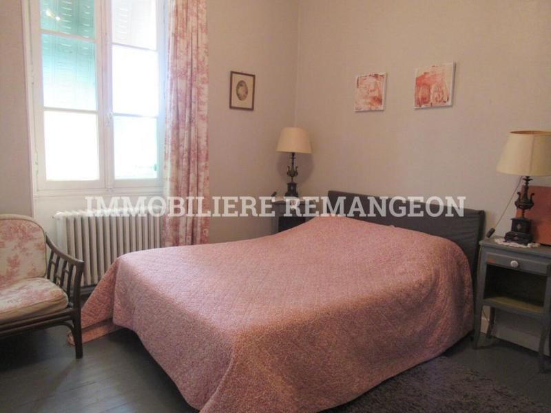 Demeure - 262 m² - 9 pièces