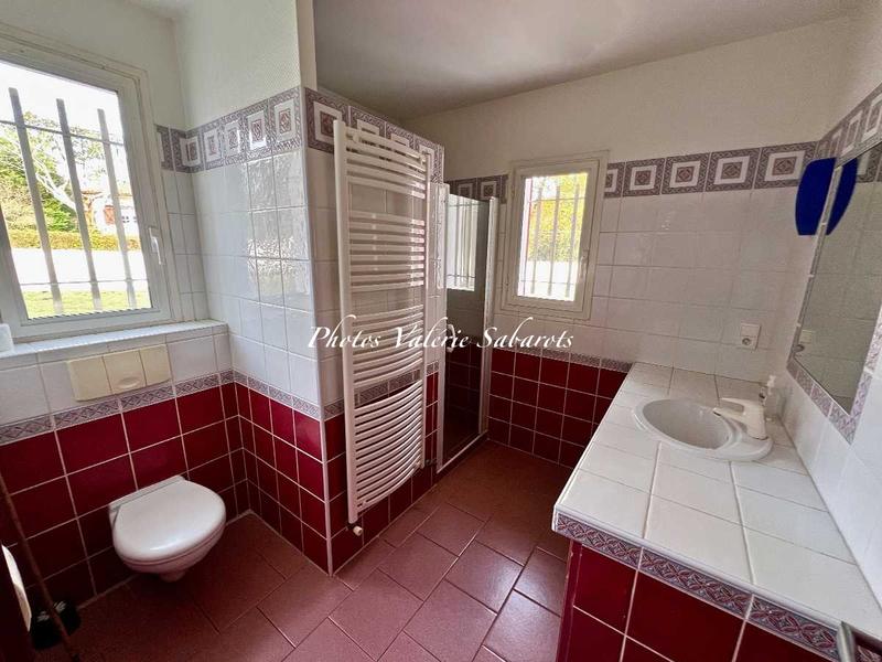 Propriété - 270 m² - 9 pièces