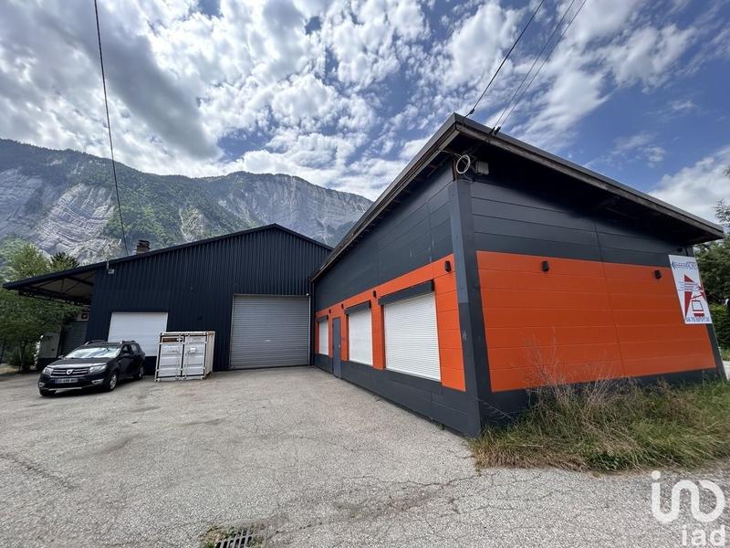 Local commercial - 1 856 m²