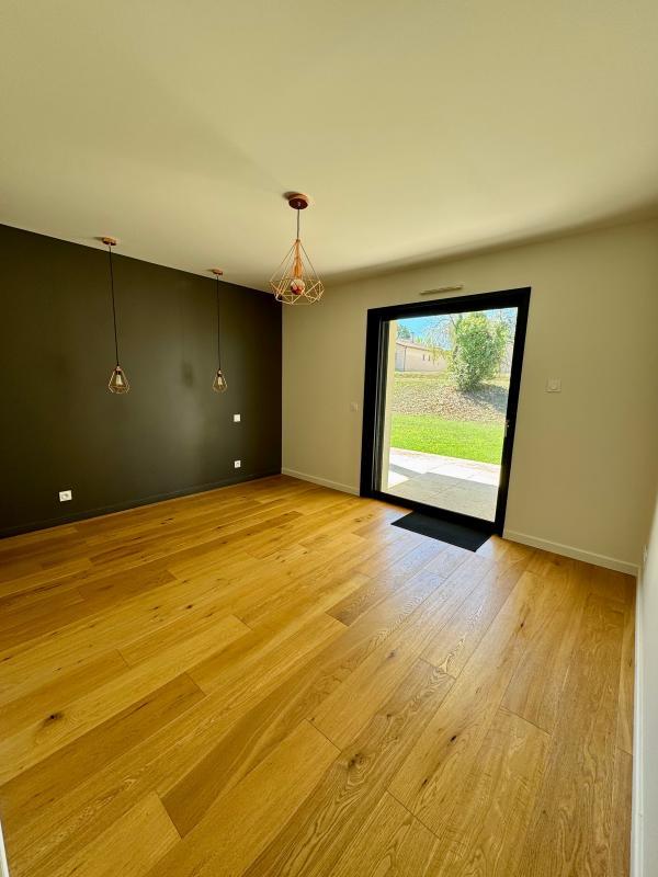 Maison - 233 m² - 7 pièces