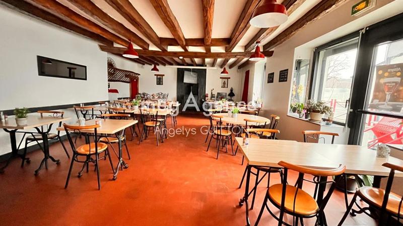 Maison en pierre - 210 m² - 6 pièces