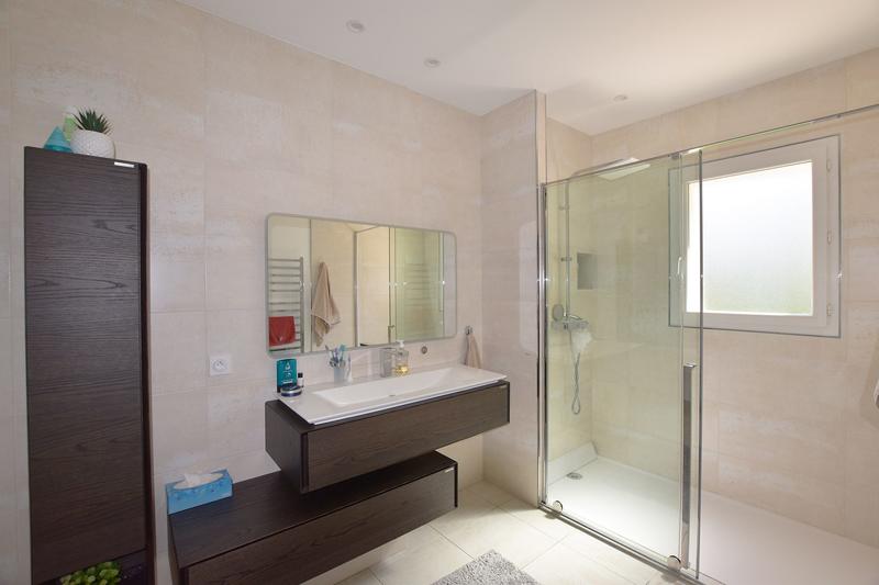 Villa - 248 m² - 8 pièces