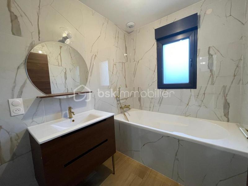 Maison - 104 m² - 5 pièces