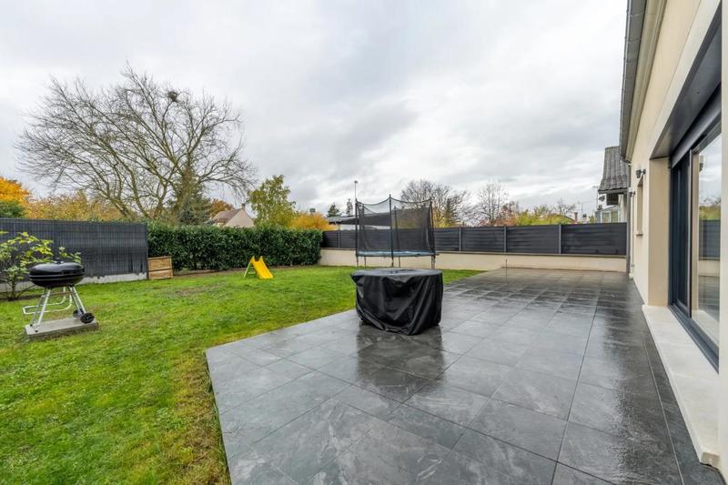 Maison - 168 m² - 8 pièces