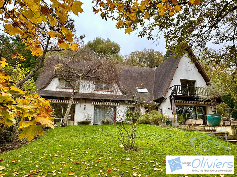 Maison traditionnelle - 375 m² - 9 pièces