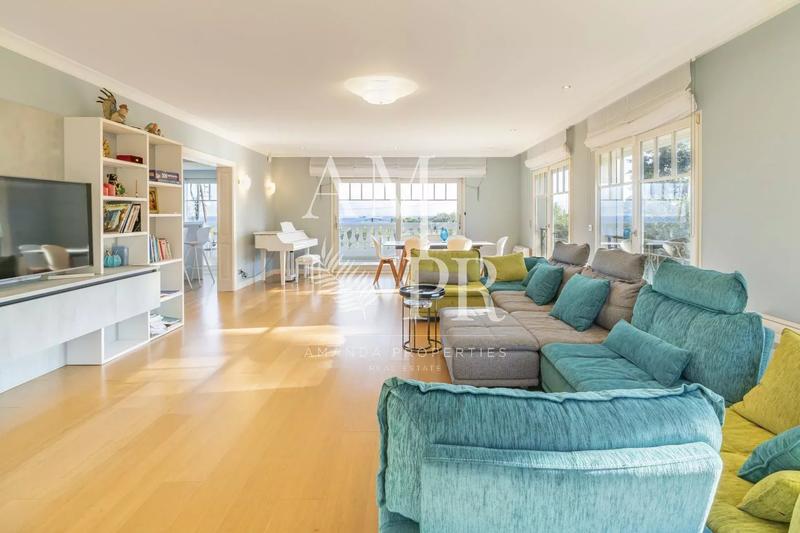 Villa - 257 m² - 4 pièces