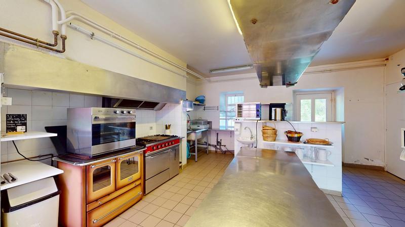 Maison - 240 m² - 11 pièces