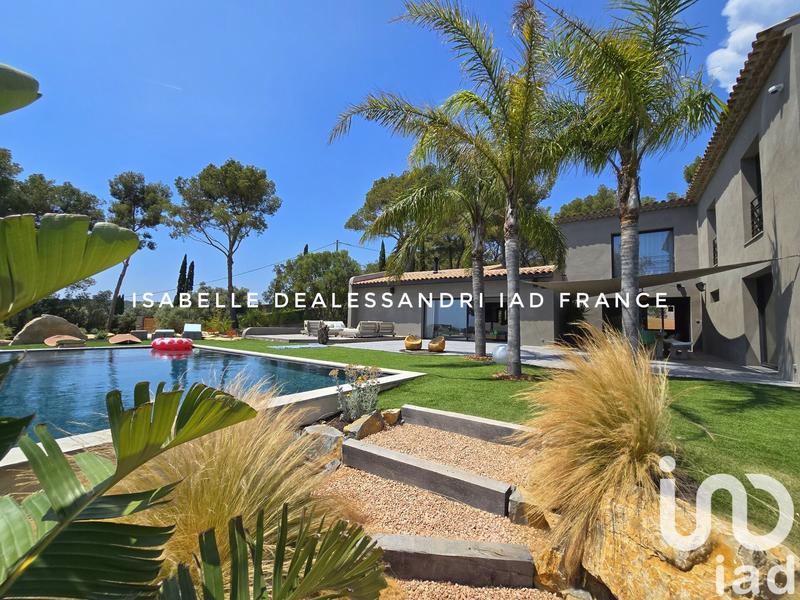 Maison - 340 m² - 10 pièces