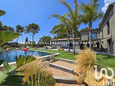 Maison - 340 m² - 10 pièces