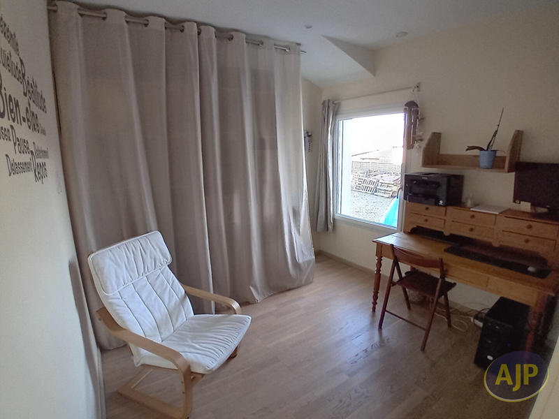 Maison - 200 m² - 6 pièces