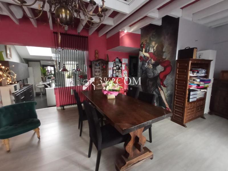 Maison - 245 m² - 10 pièces