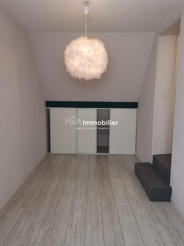 Maison - 99 m² - 5 pièces
