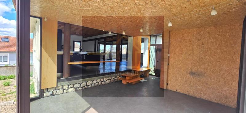 Maison - 163 m² - 7 pièces