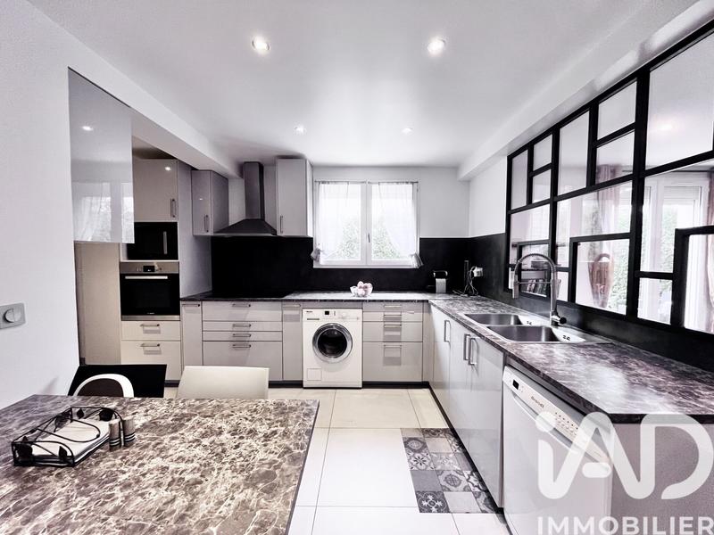 Maison - 117 m² - 7 pièces