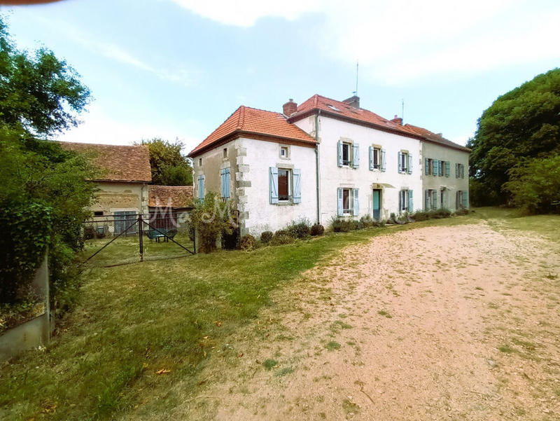 Propriété - 357 m² - 14 pièces