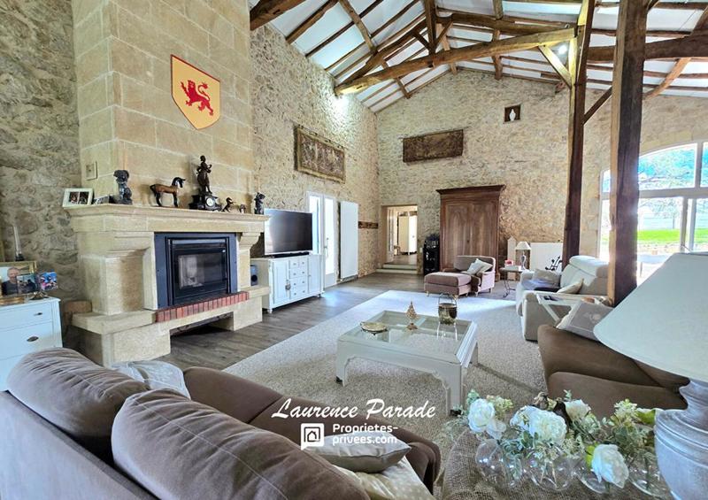 Maison - 312 m² - 7 pièces