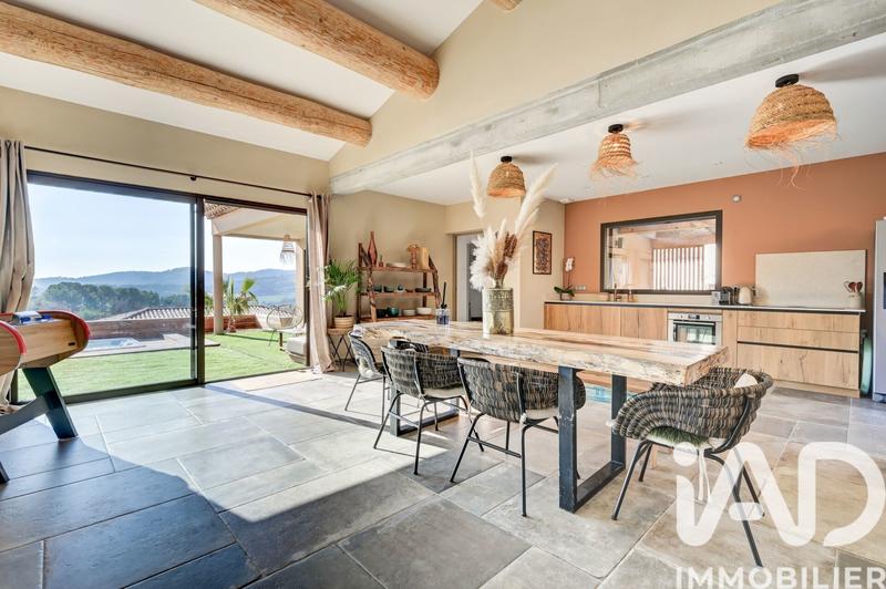 Maison - 288 m² - 8 pièces