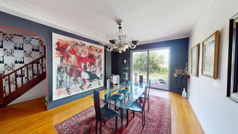 Maison - 208 m² - 6 pièces