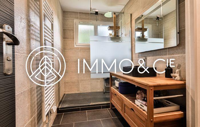 Maison - 215 m² - 5 pièces