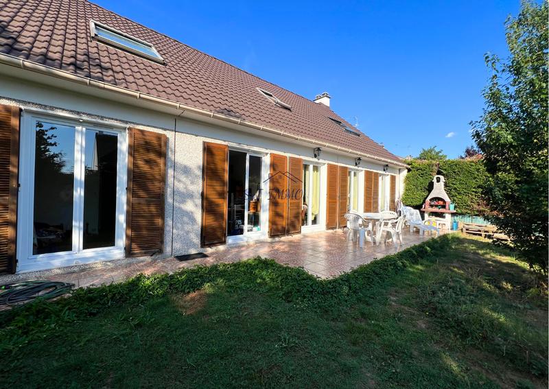 Maison - 172 m² - 9 pièces