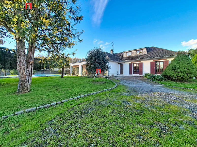 Maison traditionnelle - 161 m² - 5 pièces