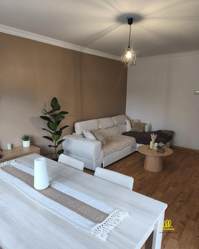 Appartement - 80 m² - 5 pièces